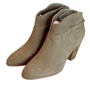 Violet & Red Women's Jackson Lazer Cut Topline Boot Taupe Size 8.5 NWOB